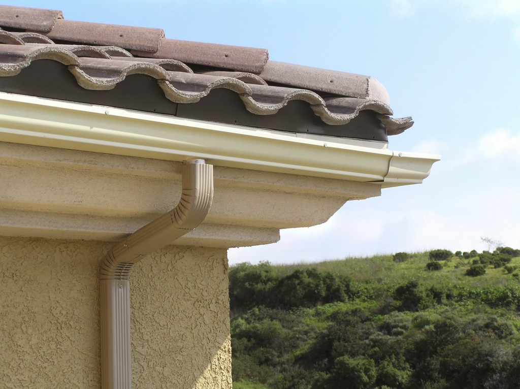 5 Things To Consider When Replacing Gutters in South Florida